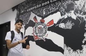 Maycon durante chegada à Arena antes do jogo contra a Luverdense