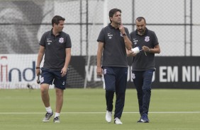 Comissão técnica durante reapresentação do Corinthians no CT