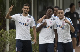 Lo Santos, Lo Jab e Wariam durante treino no CT