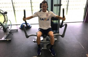 Rodriguinho trabalha na academia do CT durante reapresentação do time