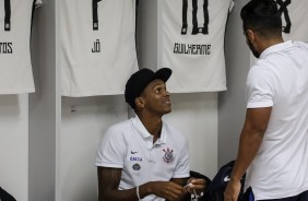 Jô aguardando o jogo contra a Ferroviária