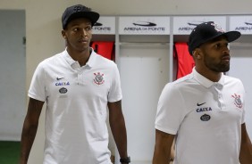 Jô e Fellipe Bastos antes do jogo contra a Ferroviária, pelo Paulistão