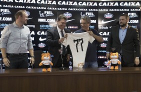 A empresa Foxlux tem contrato com o Timão até dezembro de 2017, no valor de R$ 3 milhões