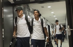 Léo Jabá e Pedrinho no vestiário da Arena Corinthians