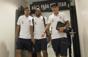 Marciel, Felipe Bastos e Guilherme Arana no vestiário da Arena Corinthians
