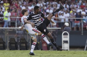Jô marcou o gol de empate do Timão contra o São Paulo