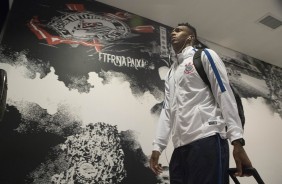 Jô no vestiário antes da partida contra o Linense pelo Campeonato Paulista