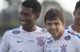 O treino teve ar descontraído e Romero, que marcou na vitória do Linense, apareceu em campo