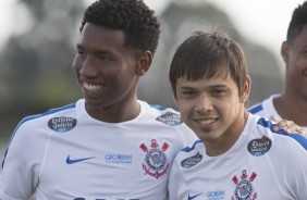 O treino teve ar descontrado e Romero, que marcou na vitria do Linense, apareceu em campo