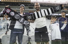 Torcida antes da partida contra o Linense pelo Campeonato Paulista