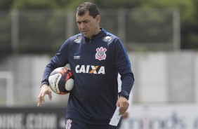 Fábio Carille no treino do Corinthians antes da partida contra o Botafogo-SP