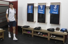 Balbuena aguardando no vestiário em Ribeirão, partida contra o Botafogo-SP