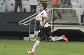 Jadson comemora gol diante do Universidad Catlica do Chile na estreia da Copa Sul-Americana
