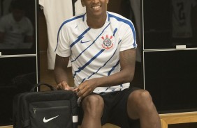 Jô, no vestiário da Arena aguardando duelo contra a La U, pela Sul-Americana