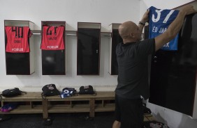 Uniformes do Corinthians sendo organizados para partida contra o Botafogo-SP, em Ribeiro