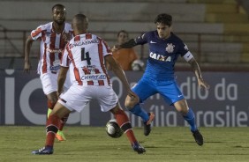 Fagner atuando contra o Botafogo-Sp, no Paulistão