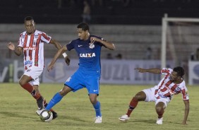 Guilherme Arana atuou na lateral diante do Botafogo de Ribeiro