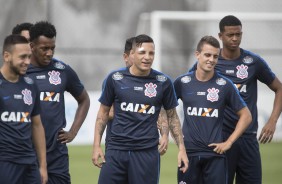 Maycon, Moiss, Guilherme Arana, Rodrigo Figueiredo e Carlinhos no treino