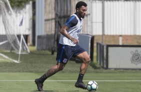 Kazim na atividade desta manhã no CT Joaquim Grava