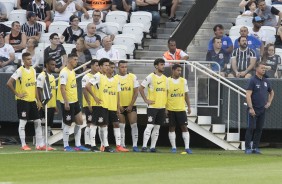 Banco do Corinthians aguarda ansiosamente final da partida contra o Botafogo-SP