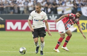 Clayton foi opção no segundo tempo, contra o Botafogo-SP