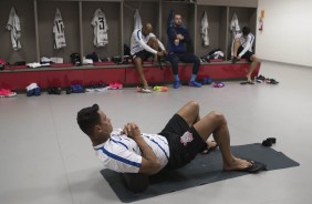 Giovanni Augusto no aquecimento antes do duelo contra o Internacional, no Beira Rio, pela Copa do Br