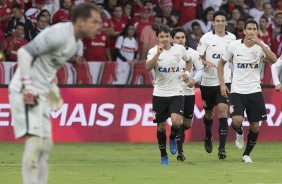 Jogadores do Corinthians comemorando gol em partida vlida pela Copa do Brasil