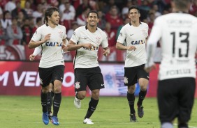 Jogadores do Corinthians comemorando gol em partida vlida pela Copa do Brasil