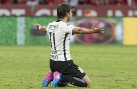 Romero comemora gol em partida válida pela Copa do Brasil