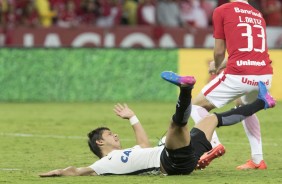 Romero em ação contra o Internacional pela Copa do Brasil