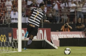 J fez o primeiro gol do Corinthians contra o So Paulo, no Morumbi