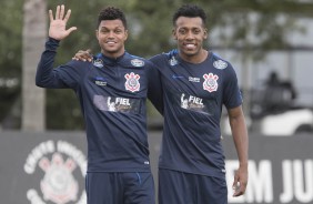 Bruno Paulo e Moiss fizeram pose para a cmera durante o treino