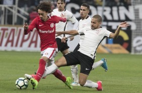 Clayton entrou no segundo tempo contra o Internacional, na Arena