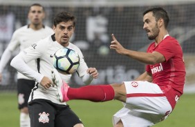 Fagner teve a infelicidade de marcar o gol contra que deu o empate ao Internacional