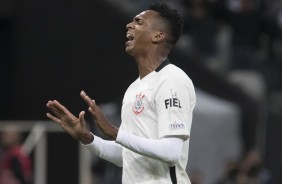 J foi titular diante o Internacional, na Arena, pela Copa do Brasil