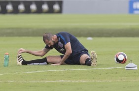 O meia Danilo permanece em transio para o campo e realizou treino especfico