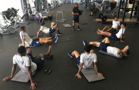 Jogadores na academia após ser eliminado pelo Internacional, na Arena