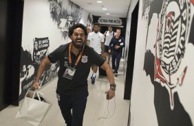 Alegre, fisioterapeuta Caio Mello chega à Arena antes da decisão contra o São Paulo