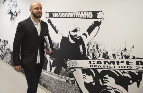Alessandro chegando à Arena para assistir a decisão da vaga na final do Paulista contra o São Paulo
