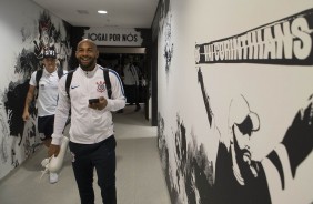 Fellipe Bastos chegando à Arena para enfrentar o São Paulo, pela semifinal do Paulistão
