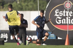 Já os reservas, participaram de treino em campo reduzido