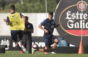 J os reservas, participaram de treino em campo reduzido