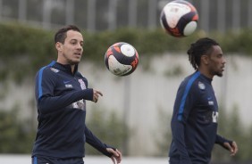 Rodriguinho, entre os titulares, também foi a campo