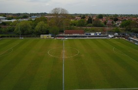  no estdio King George's Fields que o Corinthian-Casuals manda seus jogos