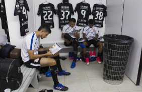 Pedro Henrique, Lo Jab e Pedrinho antes do duelo contra a Ponte Preta, no Moiss Lucarelli