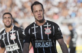 Rodriguinho marcou dois, dos trs gols do Corinthians contra a Ponte