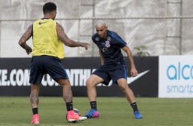 Kazim e Marciel treinando durante reapresentação do Corinthians de olho no segundo jogo da final
