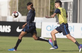 Warian e Pedrinho durante reapresentação do Corinthians depois dos 3 a 0 sobre a Ponte Preta