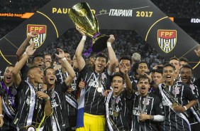 Cássio foi escolhido capitão do Corinthians para levantar a taça do título Paulista