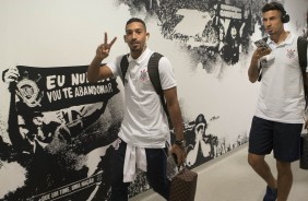 Léo Príncipe e Pedro Henrique chegam ao estádio para decidir o título Paulista contra a Ponte Preta